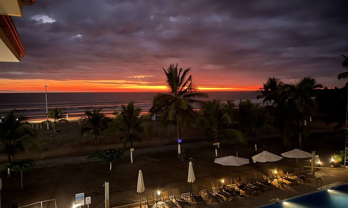 Barrio Los Villalobos Eigentumswohnung | Beach Front with beautiful ocean view 3 beds, 2 baths condo in Jaco Beach
