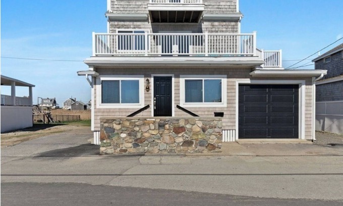 Scituate Haus | Beach Getaway on Scituate Harbor