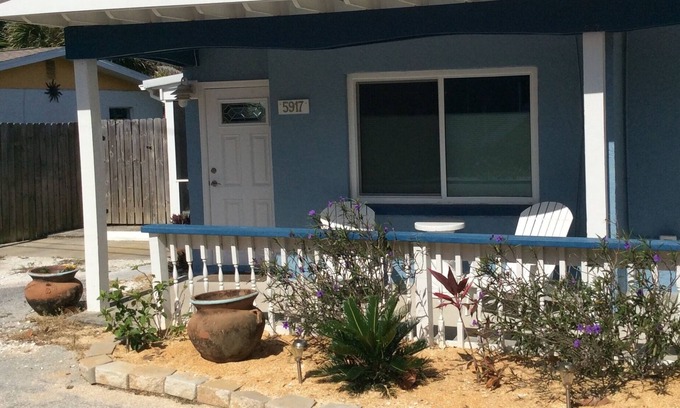 Port Canaveral Haus | Gemütlicher Cocoa Beach Bungalow - zu Fuß zum Strand und Pier