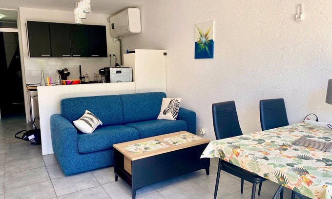 Meze Wohnung | Renovierte Wohnung mit Garten und Parkplatz, 2 Min. vom Strand
