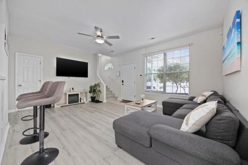 Myrtle Beach Haus | Beach Vibes Villa - 3 Bedrooms in prime location near beach with private yard!