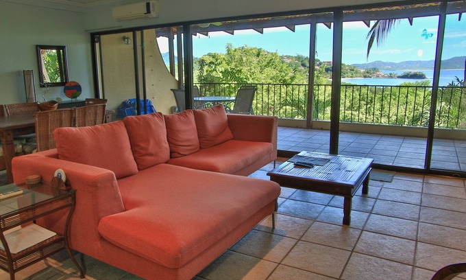 Playa Flamingo Eigentumswohnung | Beach view condo, pool, sleeps 6, 2 bed/ 2 bath in Playa Flamingo!
