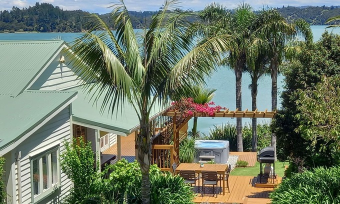 Russell Villa | Strandvilla - Privatstrand und Infinity-Spa