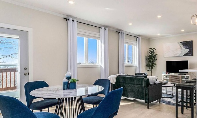 Stevensville Eigentumswohnung | Beach & Wine Retreat: Close to Lake Michigan Dunes