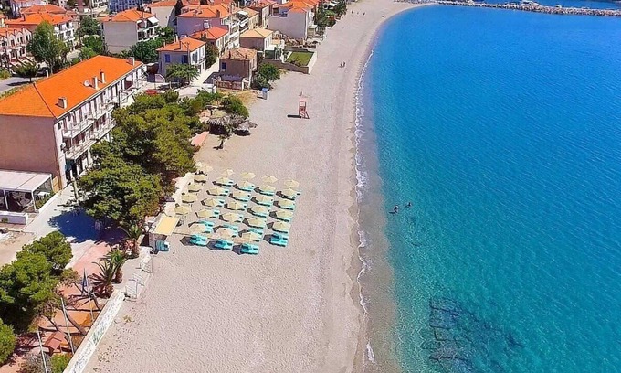 Paralio Astros Haus | Beachfront Astros Villa - Dukes Seaside Magic