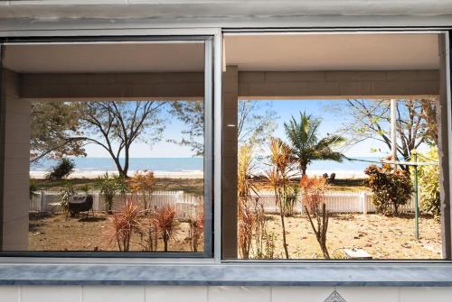 Saunders Beach Haus | Beachfront Bliss at Saunders Beach