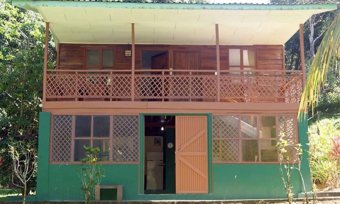 Esterillos Haus | Bungalow direkt am Strand, direkt neben dem Punta Mala Wildlife Refuge