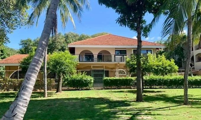 Playa Hermosa Haus | BEACHFRONT VILLA - FORMER BACARDI FAMILY COMPOUND! Lg FAMILY/WEDDING/EVENT VENUE