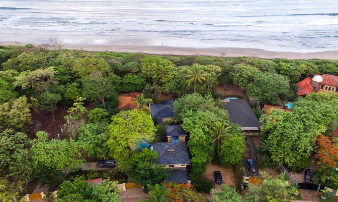 Palm Beach Estates Haus | Beachfront Home 3BR 2BA on a World Class Surfing Beach! ENJOY THE BEACH LIFE!!