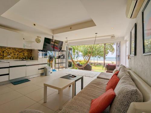 Klong Son Villa | Beachfront Magic Villa - by KohChangVillas