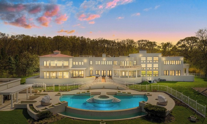 Belle Terre Villa | Beachfront Mega Mansion