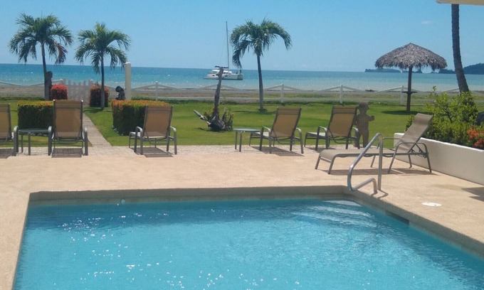 Potrero Eigentumswohnung | Beachfront one-bedroom, ocean view condo with toes in the sand!