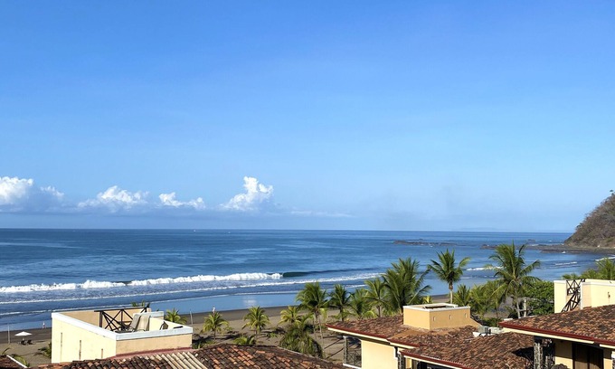 Barrio Los Villalobos Eigentumswohnung | Beachfront Penthouse Unit