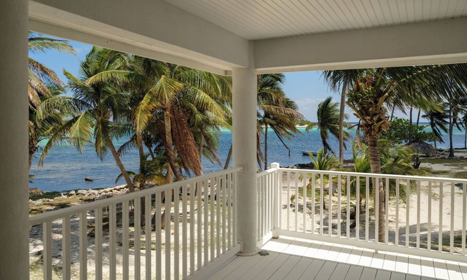 Blossom Village Villa | Entfliehen Sie dem Alltag mit einem erholsamen Urlaub auf den Kaimaninseln!