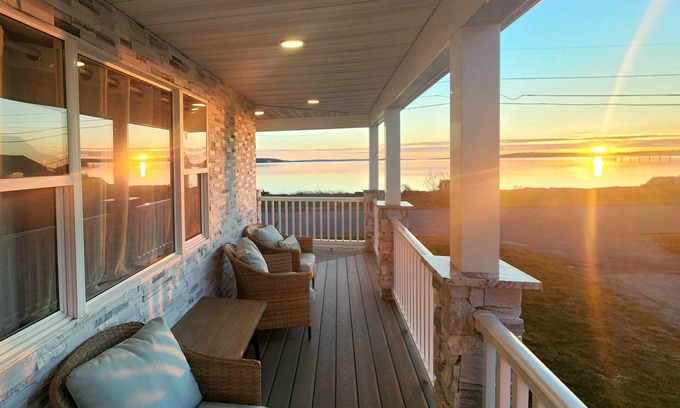 Somerset Haus | Beachfront w/ Hot Tub, Sauna, Pool, Fire pits, Grill & Panoramic Views