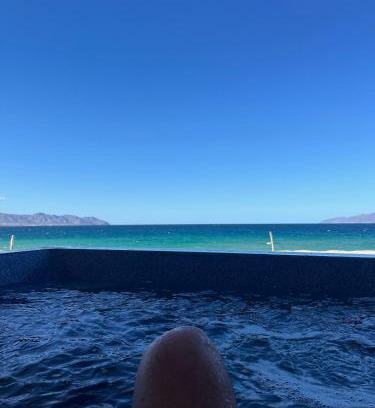 La Ventana Wohnung | BeachFront with Jacuzzi Bahía Turquesa