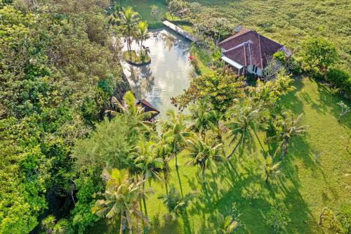 Tegal Mengkeb Villa | Beachside Villa Kelecung
