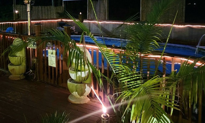 Cliftondale Haus | đď¸ BeachTheme Vaca Pool/Hottub⨠Fire Pit and Theater In Atlanta 15min fr Arpt