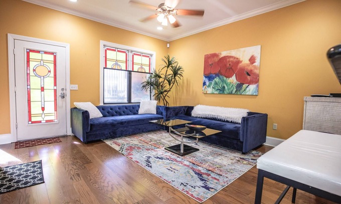 South Main Historic District Haus | Beale 2 Häuserblocks, 2800 Quadratmeter, 9 Betten, Garage für 2 Autos, 3 Terrassen, Trolley-Haltestelle vor der Tür