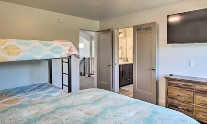 Fish Haven Haus | Bear Lake Beach Front! Sleeps 46