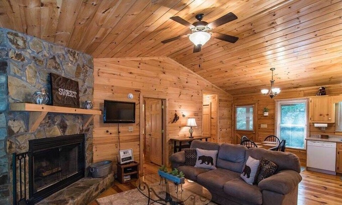 Cherry Log Kabine | "Beary Irresistable" BRAND NEW Whirlpool, Doppeldecker, Ess- / Wohnbereich im Freien