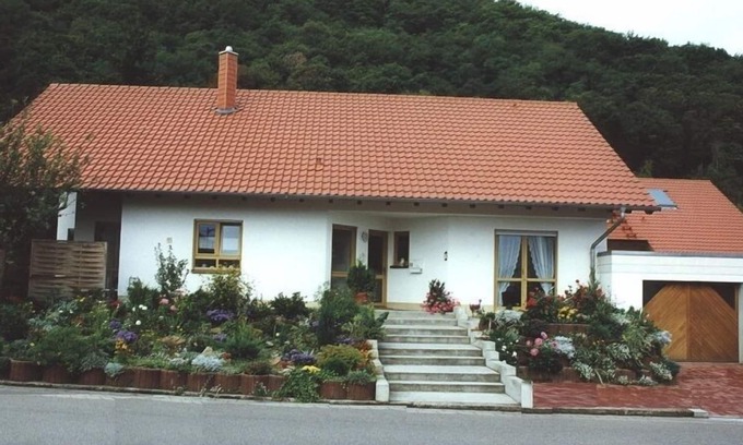 Neustadt-Gimmeldingen Wohnung | Schöne Ferienwohnung in gepflegtem Einfamilienhaus