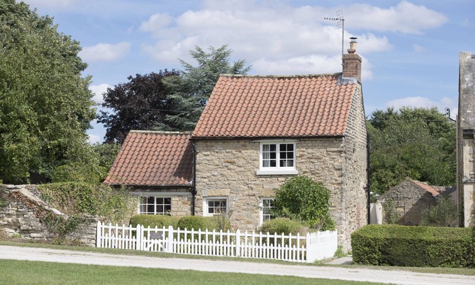 Coneysthorpe Hütte | Beau Repaire - a small cottage sleeping two guests, two part of the Castle Howard Estate