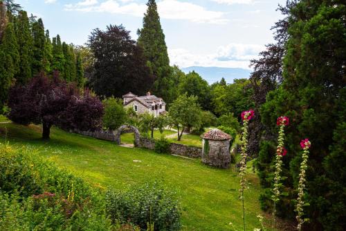 Gex Haus | Beauregard Jura - Countryside Estate Stays Near Geneva
