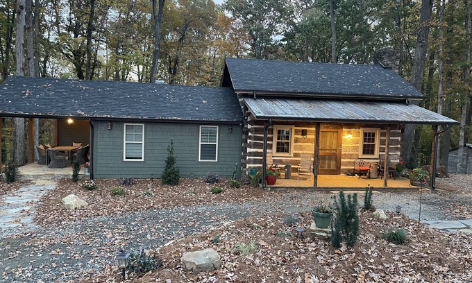 Winston - Salem Kabine | Beautiful 1800’s Cabin with newly renovated addition. WFU only 5 miles away.