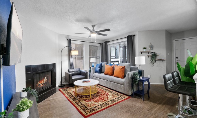 University Hills and Windsor Park Wohnung | Beautiful 2BD/1BA in University Hills 8378