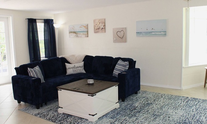 Alabama Grove Terrace Haus | Beautiful 2bd with River Views & Amazing Sunsets