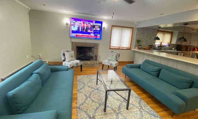 Shirley Haus | Beautiful 4 bedroom home with Pool