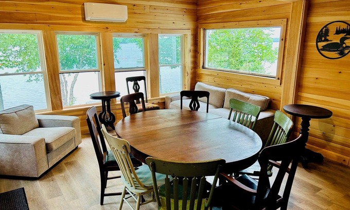 Dedham Kabine | Beautiful 3BR Lakefront Cottage @ Jenkins Beach #2