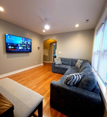 Calumet Heights Wohnung | Beautiful 4 bedroom 2 bathroom apartment near everything