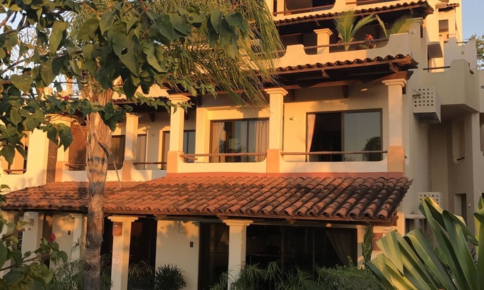 Coco Sunset Hills Eigentumswohnung | Zwei Schlafzimmer Beach Condo