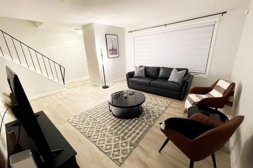 East Kildonan Haus | Beautiful and Spacious 3 BDR 3 Beds Home