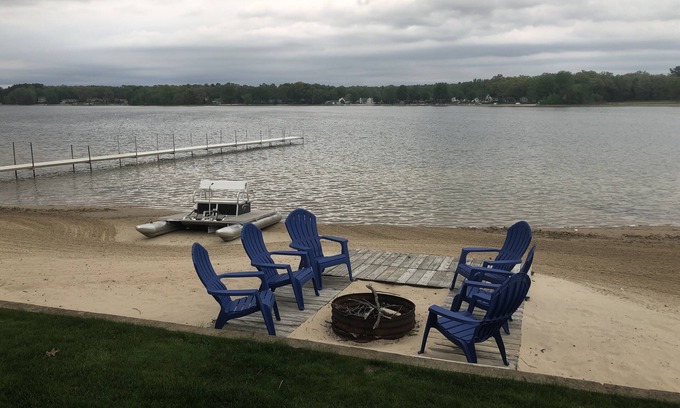 Twin Lake Haus | Beautiful beach house, luxury family retreat - 227 ft sandy beachfront! Hot Tub!