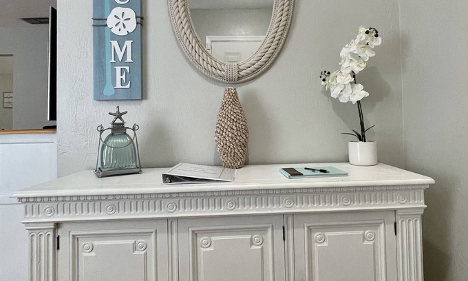 Port Orange Haus | Beautiful beach themed 3 bedroom with pool