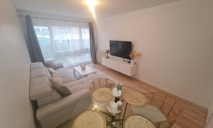 Livry-Gargan Wohnung | Beautiful, cocooning apartment. Near Paris / C.D.G