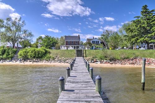 Cambridge Haus | Beautiful Colonial Home on the Choptank River