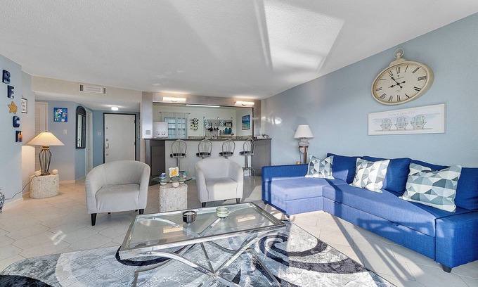 Williams Town Eigentumswohnung | Beautiful Condo on the Beach in Freeport!