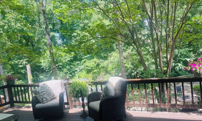 Southaven Haus | Schöne Landreise, 5 Meilen Von Elvis's Graceland, Serene Waterfall / Pool