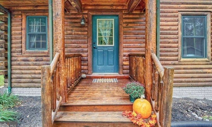 Orrtanna Kabine | Beautiful Custom Built Log Home with Jacuzzi