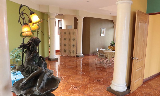 Catedral Wohnung | Schöne Wohnung in der Innenstadt mit Balkon