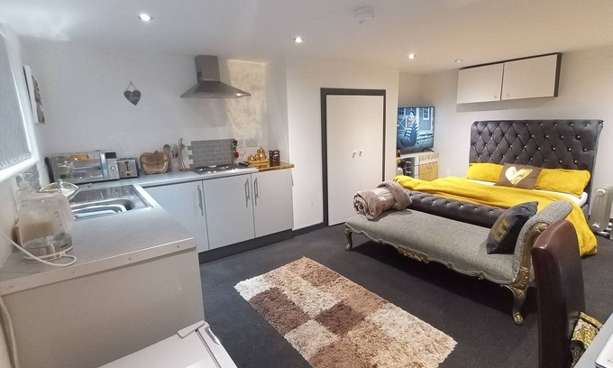 Harehills Wohnung | Beautiful En-suite Studio in Leeds -lower Floor