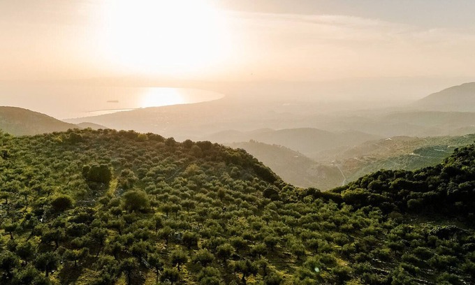 Diasella Haus | Beautiful Family Home With Breathtaking View of the sea and the City of Kalamata