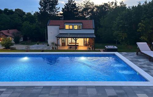 Durdevac Haus | Beautiful Home In Durdevac