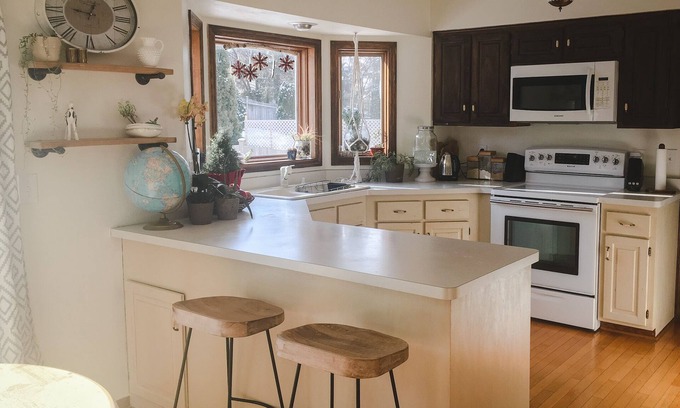 Woodbury Haus | Beautiful home in twin cities suburbs! Close to airport and Mall of America!