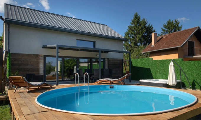 Petrinja Haus | Schönes Haus in Vurot mit WLAN