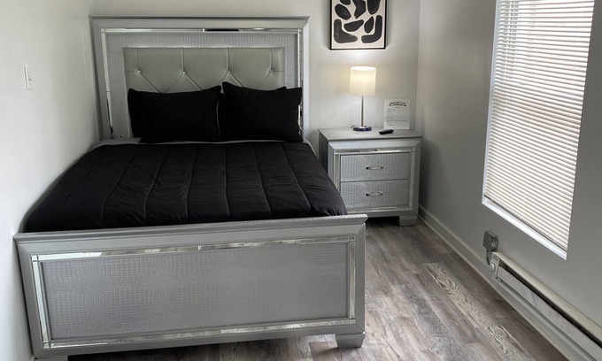 Burnside Haus | Beautiful home near WhiteSox Stadium and Downtown Chicago.